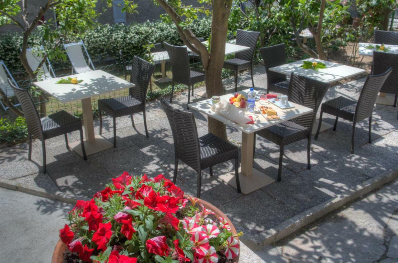 מלון פינאלה ליגורה Rione San Carlo מראה חיצוני תמונה
